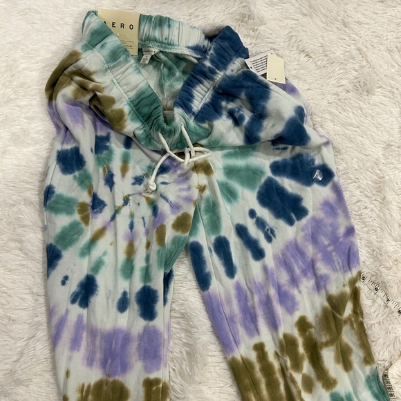 Tie-Dye Cropped Boyfriend Hoodie and Sweatpants. New - Picture 10 of 10